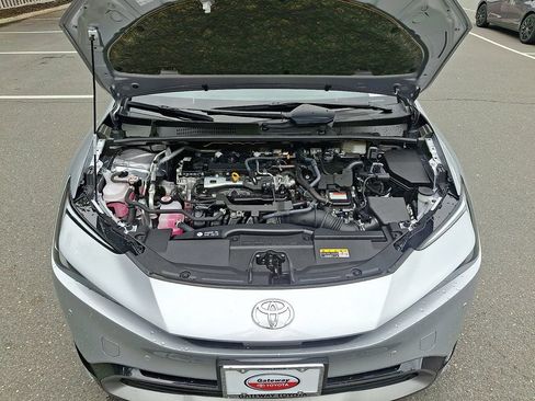 Used 2025 Toyota Prius XLE AWD/4WD image 27