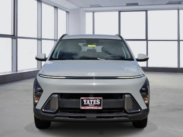 Used 2025 Hyundai Kona SEL AWD/4WD image 3