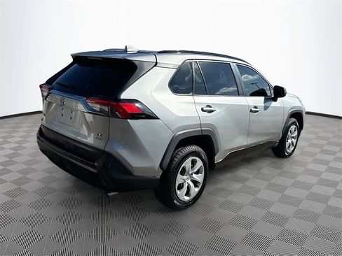 Used 2020 Toyota RAV4 LE image 6