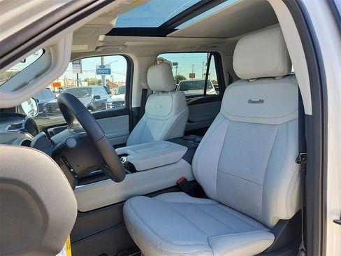 New 2025 Ford Expedition Max Platinum w/ Driver's Package image 12