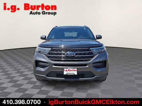 Used 2020 Ford Explorer XLT AWD/4WD image 2