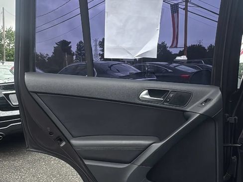 Used 2016 Volkswagen Tiguan R-Line FWD image 13