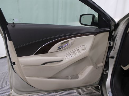 Used 2014 Buick LaCrosse Leather w/ Driver Confidence Package image 6