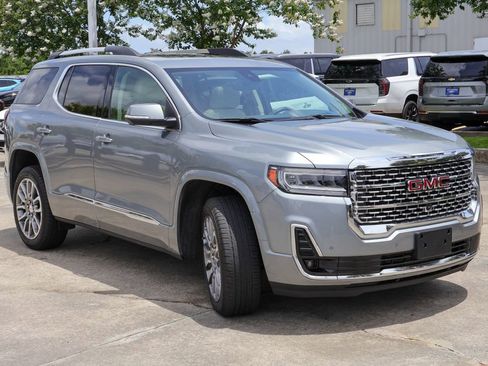 Used 2023 GMC Acadia Denali w/ Denali Ultimate Package FWD image 25