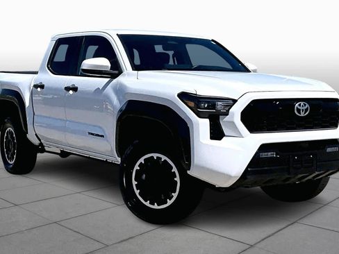 Used 2024 Toyota Tacoma TRD Off-Road AWD/4WD image 4