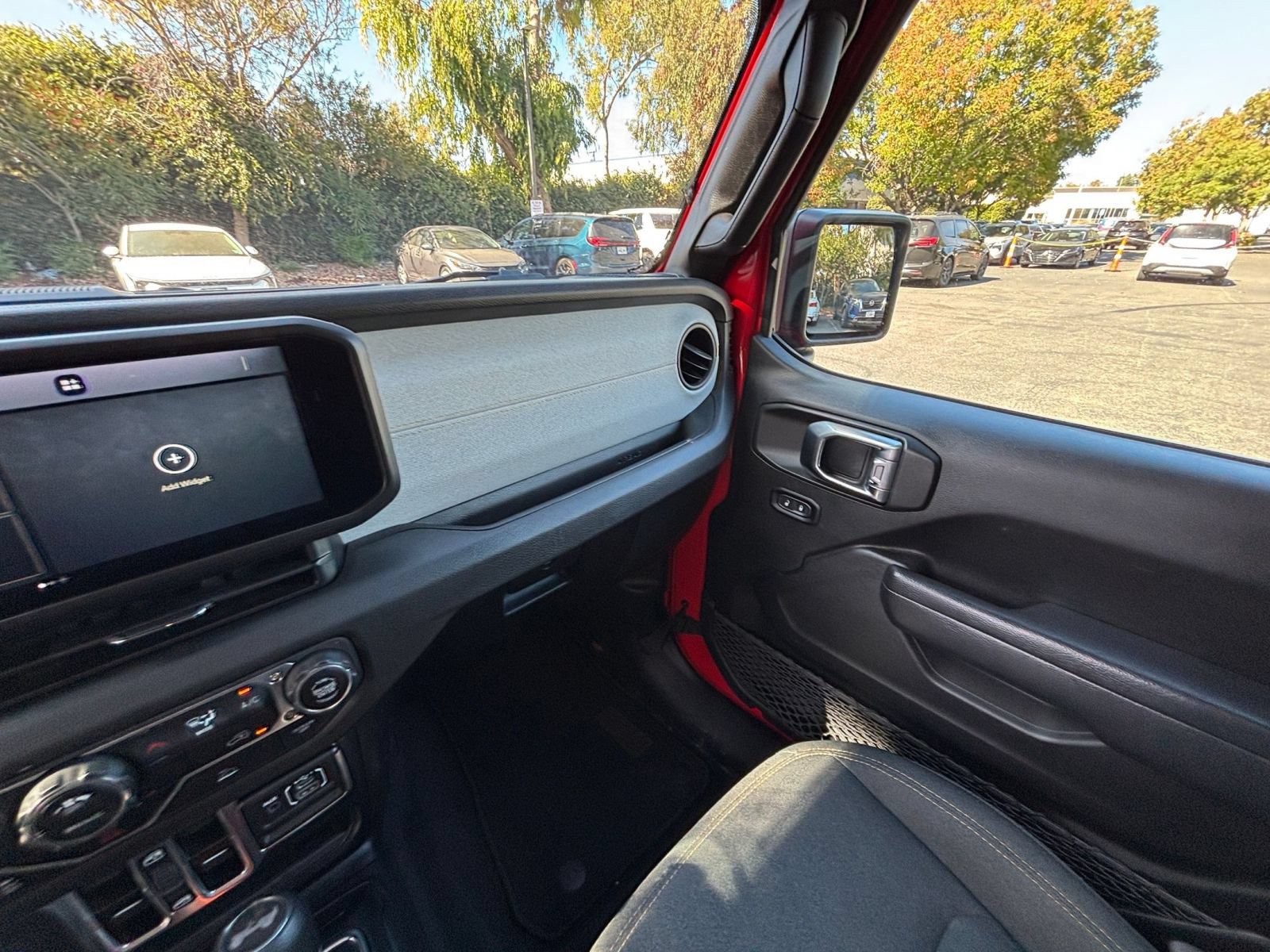 Used 2025 Jeep Wrangler Unlimited Sport AWD/4WD image 32
