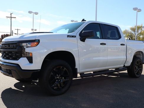 Used 2025 Chevrolet Silverado 1500 Custom Trail Boss w/ Turbomax Blackout Package image 9