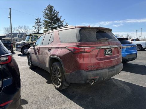 Used 2023 Chevrolet Traverse RS image 3