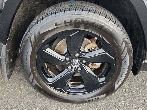 Used 2019 Toyota RAV4 XSE image 8