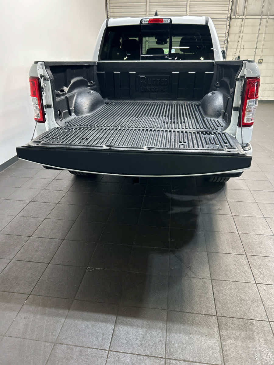 Used 2022 RAM 1500 4x4 Crew Cab image 11