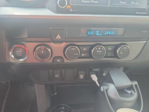 Used 2022 Toyota Tacoma TRD Off-Road AWD/4WD image 6