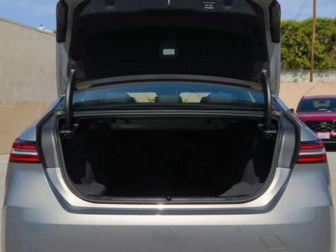 Used 2025 BMW 530i image 21