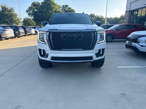 Used 2023 GMC Yukon Denali Ultimate AWD/4WD image 2
