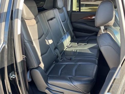 Used 2015 Cadillac Escalade ESV Premium image 16