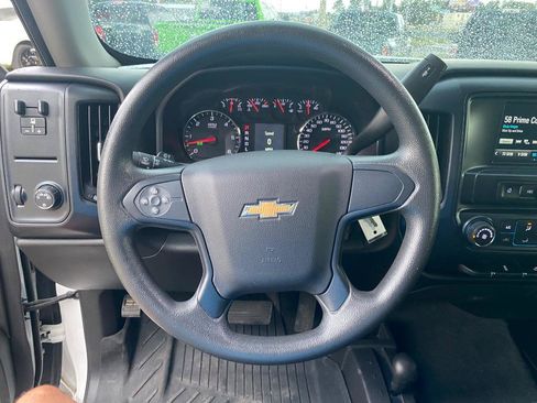 Used 2018 Chevrolet Silverado 1500 Custom w/ Custom Value Package AWD/4WD image 27