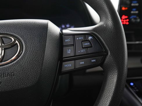Used 2022 Toyota Sienna LE FWD image 25