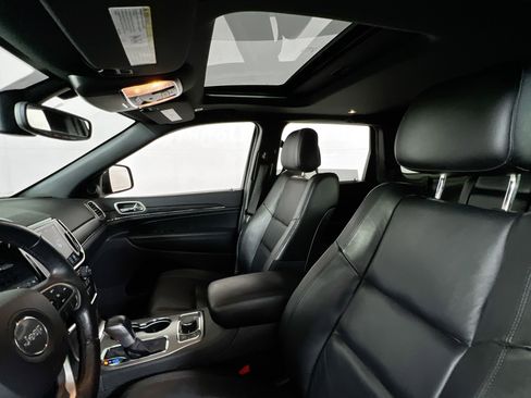 Used 2022 Jeep Grand Cherokee Limited image 21