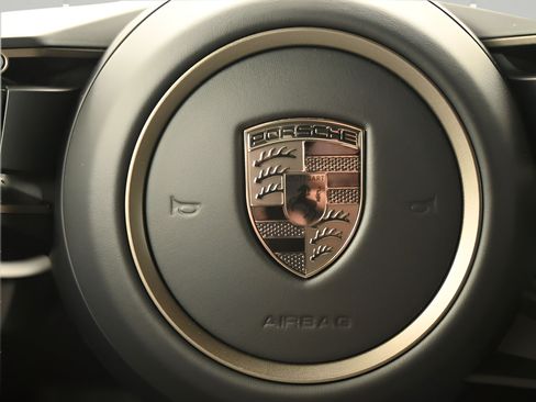 Certified 2025 Porsche Macan Turbo Electric AWD/4WD image 23