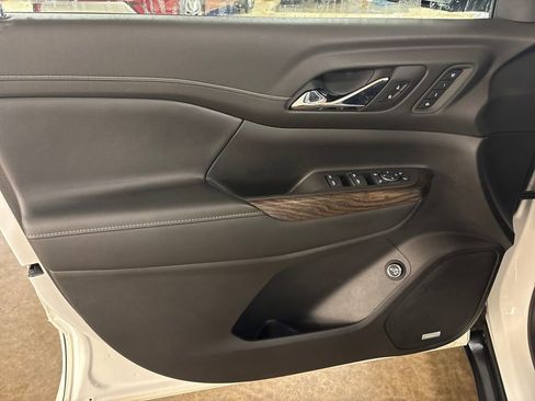 Used 2020 GMC Acadia Denali w/ Technology Package image 15