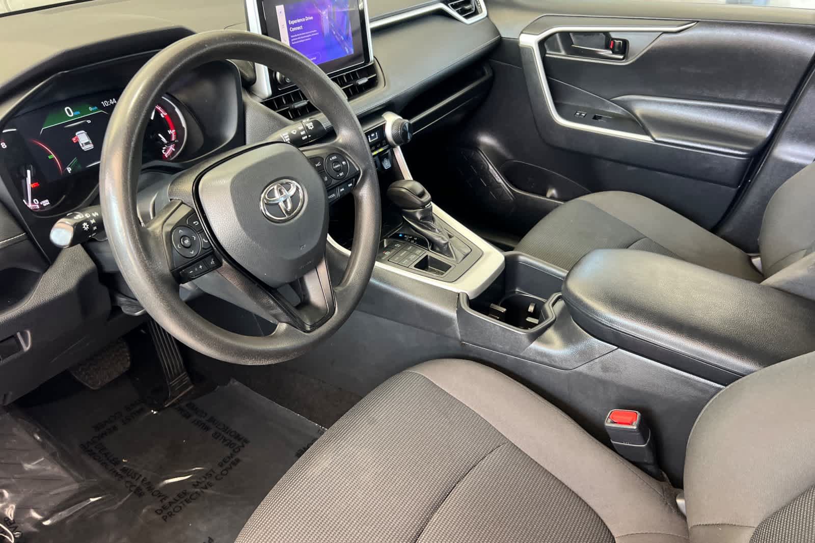 Certified 2023 Toyota RAV4 LE AWD/4WD image 11