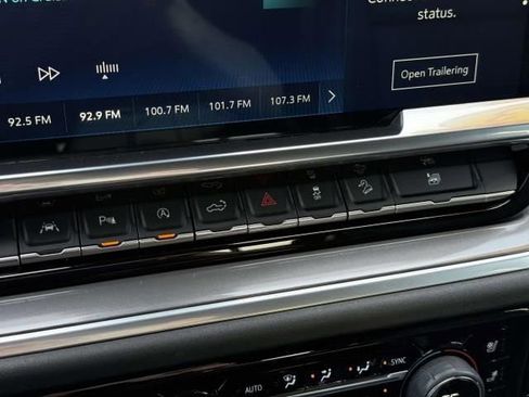 Certified 2023 Chevrolet Silverado 1500 High Country w/ Technology Package AWD/4WD image 26