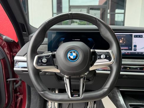 Used 2023 BMW i7 xDrive60 AWD/4WD image 23