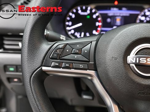 Used 2025 Nissan Sentra SV FWD image 15