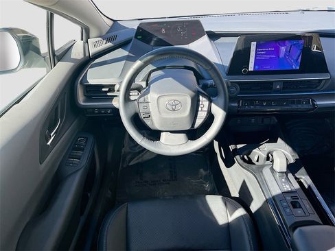 Used 2024 Toyota Prius XLE image 22