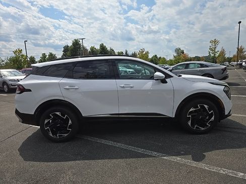 Certified 2025 Kia Sportage SX AWD/4WD image 2