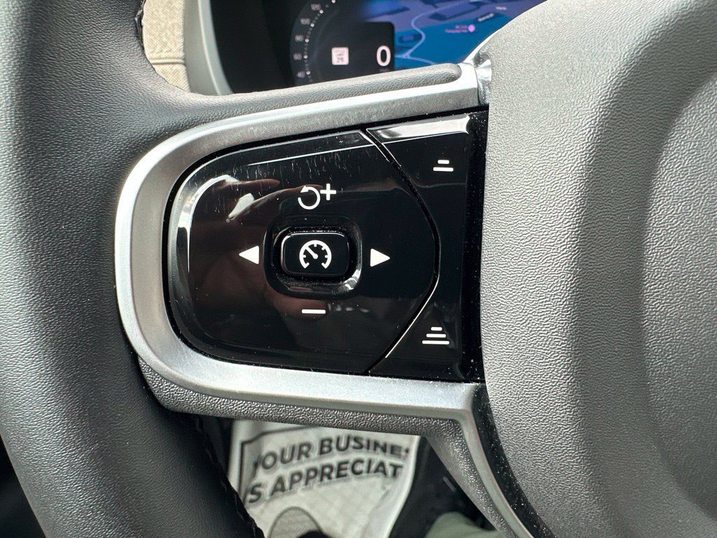 Certified 2026 Volvo XC90 B6 Plus AWD/4WD image 24
