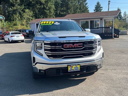 Used 2022 GMC Sierra 1500 SLT w/ SLT Premium Plus Package AWD/4WD image 12