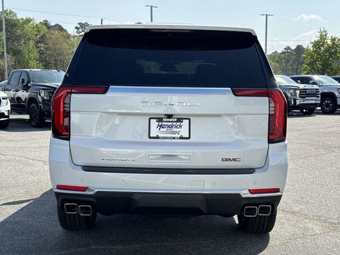 Used 2026 GMC Yukon Denali w/ Sun & Power Step Package AWD/4WD image 9