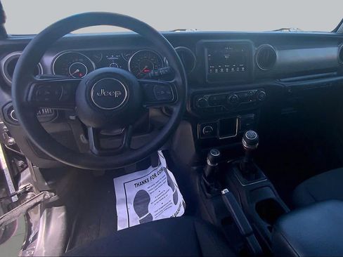 Used 2022 Jeep Wrangler Sport AWD/4WD image 15