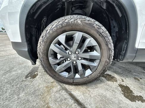 Used 2025 Honda Ridgeline Sport image 10