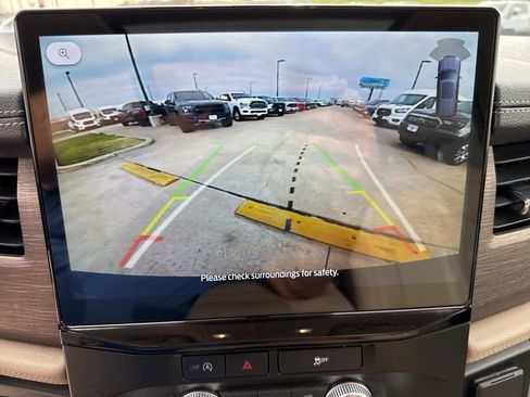 Used 2024 Ford Expedition Limited image 26