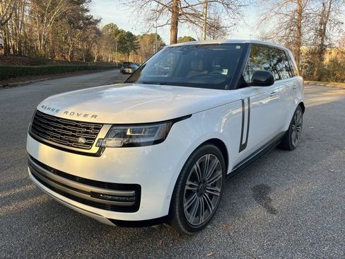 Used 2024 Land Rover Range Rover SE image 1