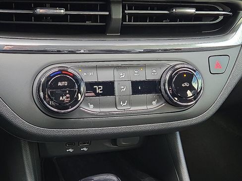 New 2026 Buick Envista Preferred image 18