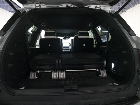 Used 2025 Toyota Sequoia Capstone AWD/4WD image 10