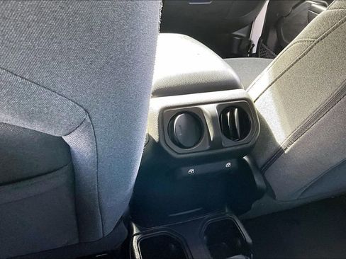 Used 2024 Jeep Wrangler Sport S image 10