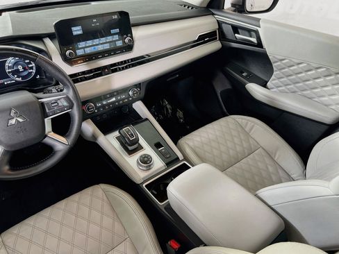 Used 2023 Mitsubishi Outlander SEL AWD/4WD image 23