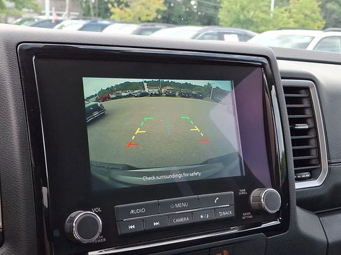 Used 2024 Nissan Frontier SV AWD/4WD image 18