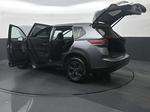 Used 2026 Nissan Rogue SV FWD image 38
