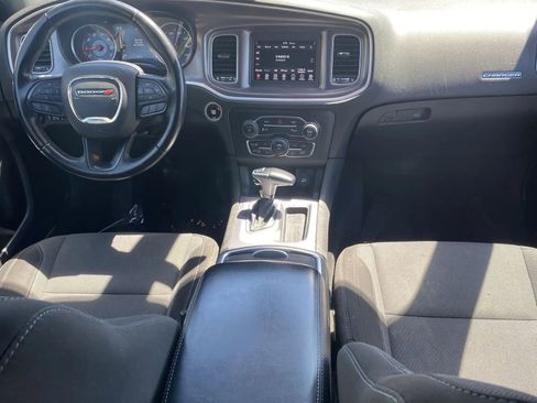 Used 2022 Dodge Charger SXT RWD image 5