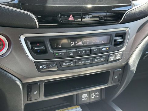 Certified 2021 Honda Pilot Special Edition image 30