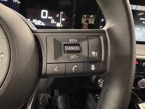 Used 2025 Nissan Kicks SV image 13