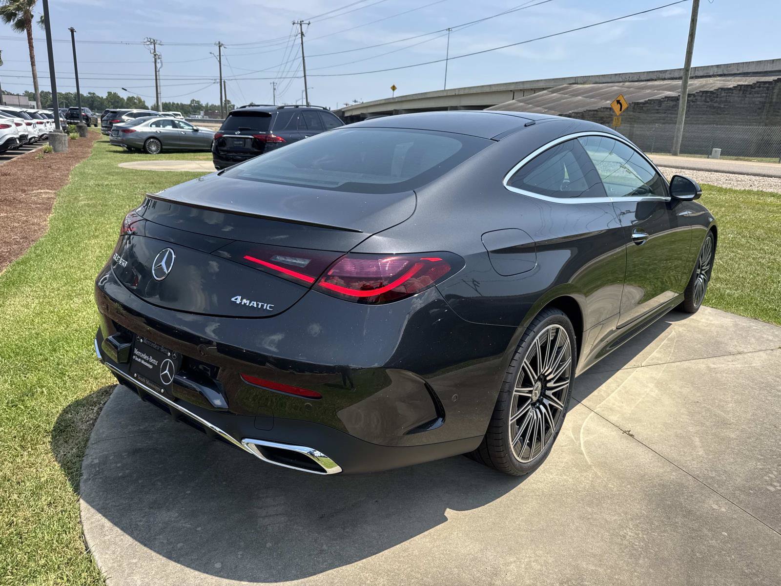 New 2026 Mercedes-Benz CLE 450 4MATIC Coupe image 4