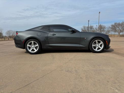 Used 2016 Chevrolet Camaro LT image 23