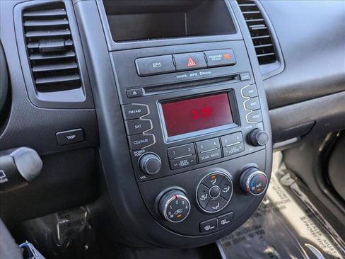 Used 2012 Kia Soul FWD image 12