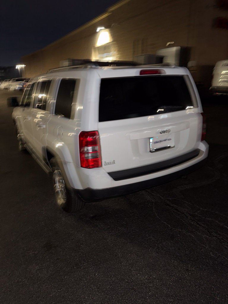 Used 2016 Jeep Patriot Sport w/ Power Value Group FWD image 3