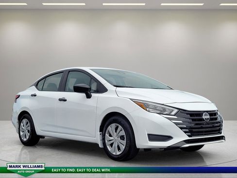 Used 2025 Nissan Versa S w/ Trunk Package FWD image 1